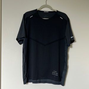 Men’s Nike running shirt